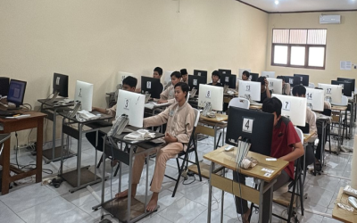 Santri PPTQ Harun Asy Syafii Gelar Simulasi TKA di Lab Komputer Madrasah